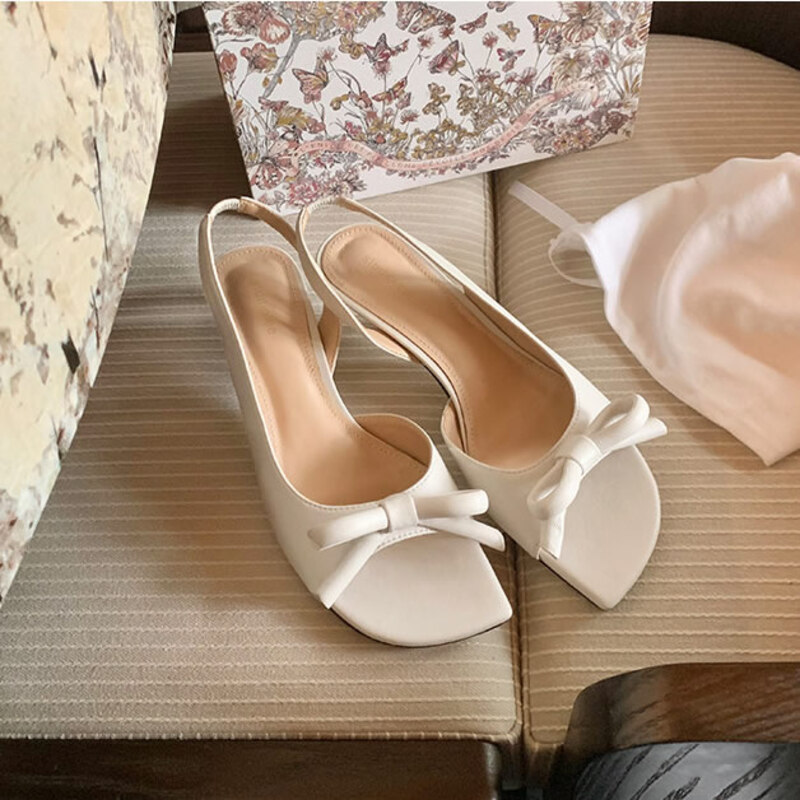 Elegantes Sandalias de Tacón B - Slip Dress Satin reseña y precio